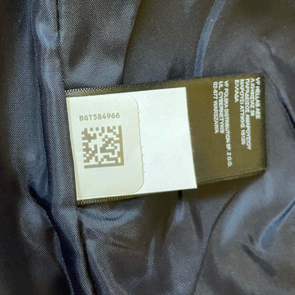 The North Face Women’s Resolve Parka II Waterproof Navy Rain Jacket - Picture 8 of 9